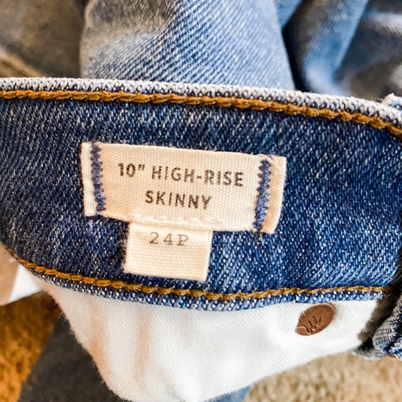 Madewell 10” High-Rise Button Front Petite Skinny - Picture 3 of 4